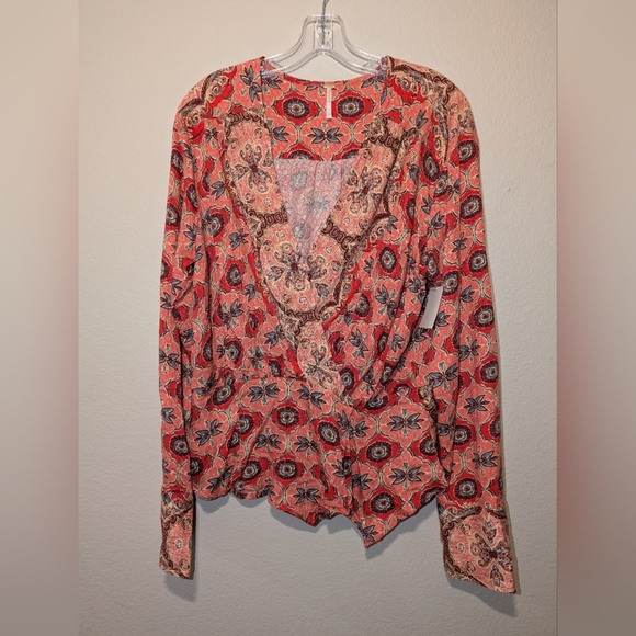 NWOT Free People Falling for You Top Blouse Large - Picture 3 of 7